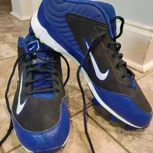 Mens Nike baseball cleats EUC, size 13